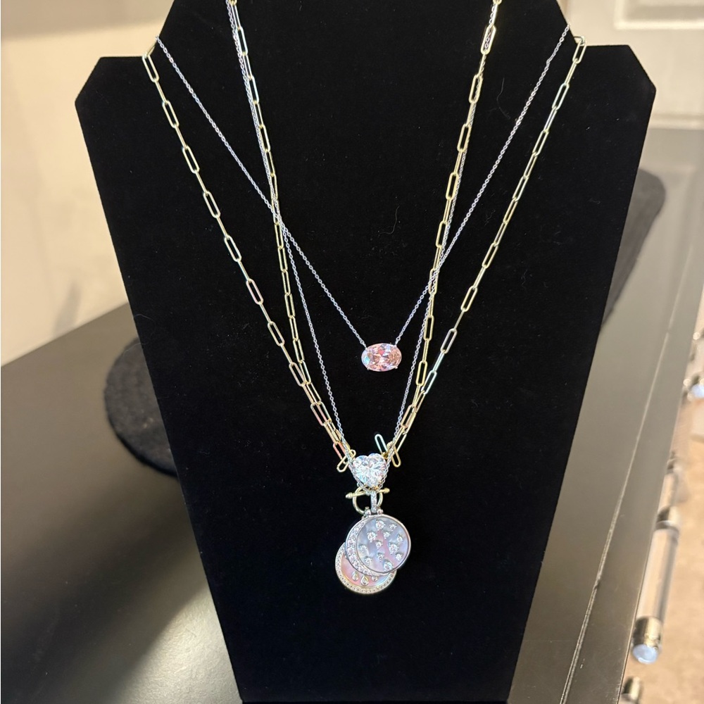 Melinda Maria GOLD Chain Necklace with Round Pendant - Picture 3 of 4